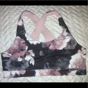Old Navy Medium Support Powersoft Sports Bra in Black Floral